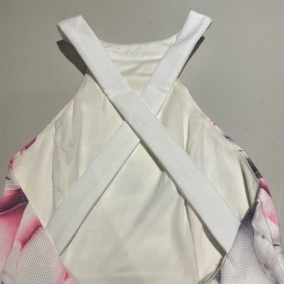 Cross back abstract floral print mini dress - Picture 5 of 6